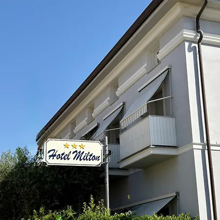 Milton Marina di Pietrasanta